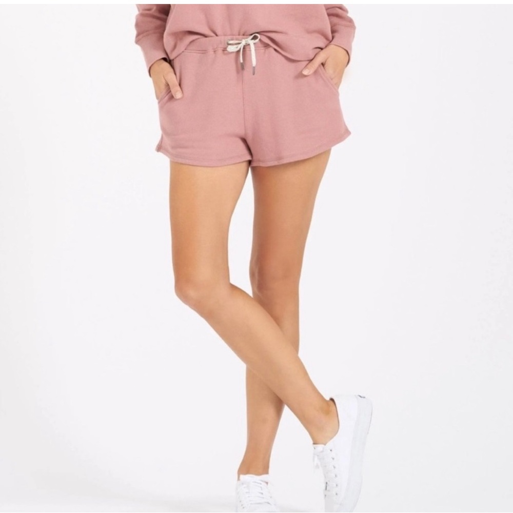Vuori sunnyside shorts burnt clay